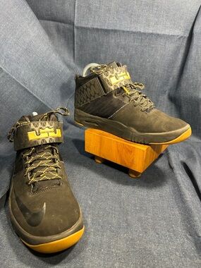 Nike James high top sneakers